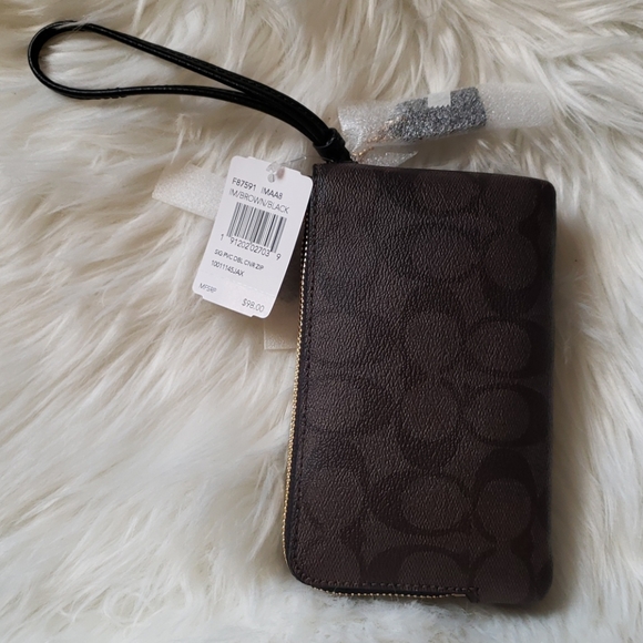 COACH DOUBLE CORNER ZIP WRISTLET - Picture 8 of 8